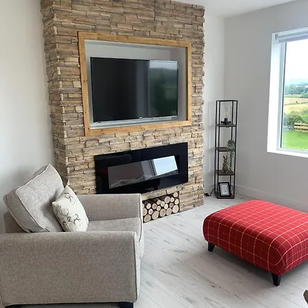 بيت للعطل Luxury Cottage, Views Of The Lakes With Hot Tub كوكيرماوث